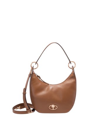 Bolso hobo de cuero marrón con forma redondeada, equipado con herrajes en tono dorado, una correa desmontable y un detalle de logo en la parte delantera.