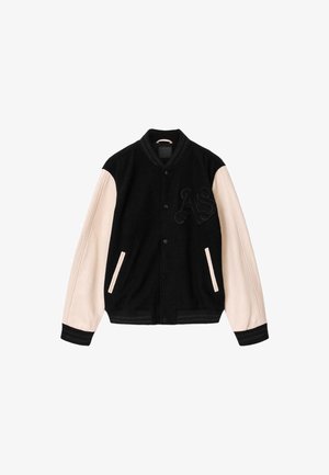 Sort varsity-jakke med cremefarvede læderærmer, frontlommer, ribbet krave og manchetter samt præget "AS"-bogstaver på brystet.