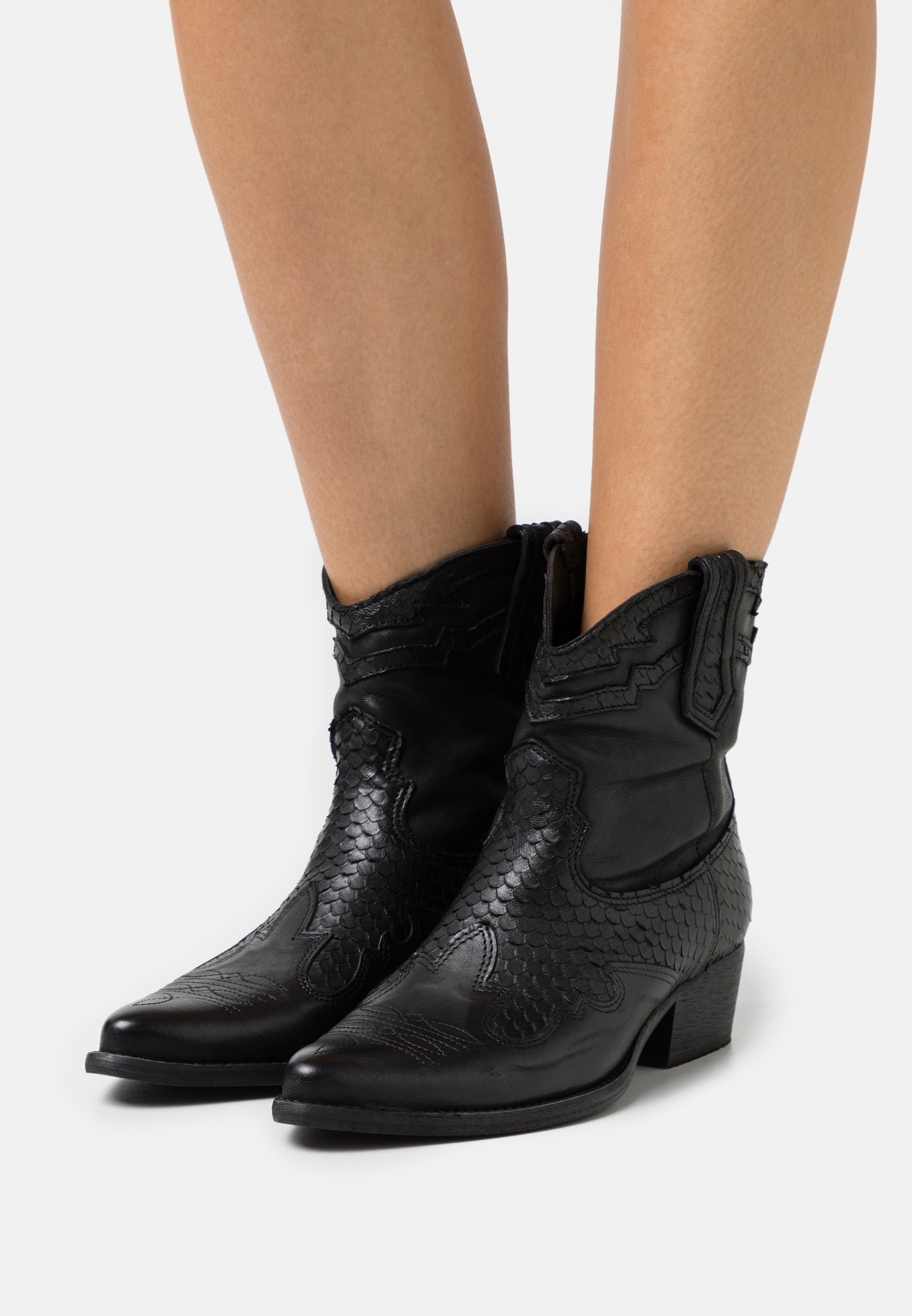 Felmini WEST - Botines camperos - black/negro - Zalando.es