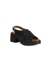 Schwarze Leder-Sandale mit offener Zehe und Querriemen-Design, ausgestattet mit einer braunen Innensohle und klobigem schwarzen Plateausteg. Verstellbarer Knöchelriemen.