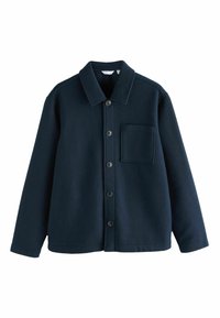 Granatowa polarowa kurtka koszulowa z ząbkowanym kołnierzem, z przodem zapinanym na guziki i pojedynczą kieszenią na piersi. Miękka faktura i klasyczny design.
