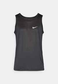 Débardeur noir en tissu léger et respirant. Il présente un col rond et le logo Nike imprimé en blanc sur la poitrine.