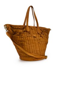 Braune Leder-Totetasche mit gewebter Textur, doppelten Griffen und einem abnehmbaren Schulterriemen. Verfügt über ein geräumiges Innenleben und eine strukturierte Silhouette.
