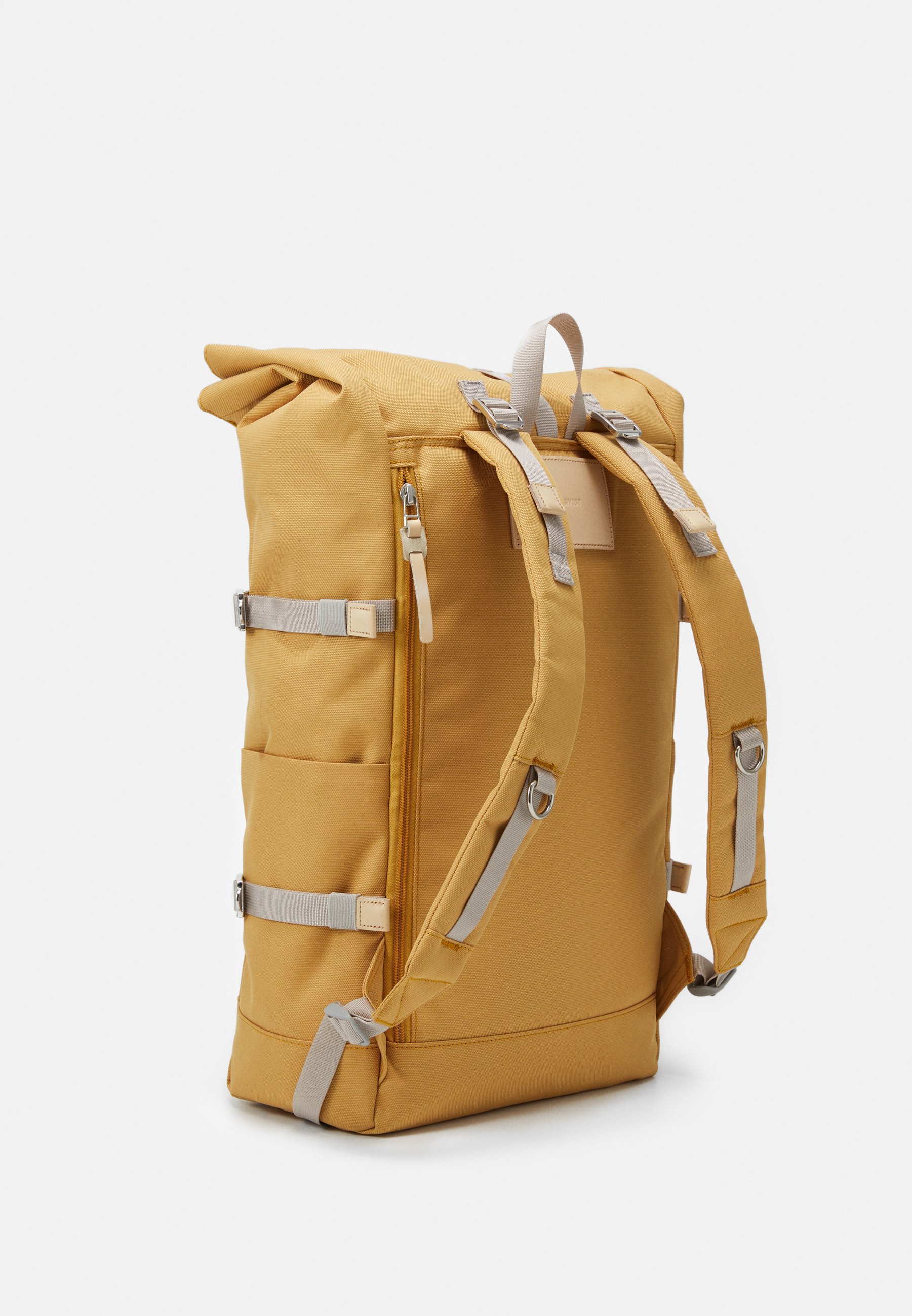Sandqvist BERNT Ryggsäck yellow Zalando.se Sandqvist BERNT ROLL TOP Ryggsäck blacksvart Zalando.se