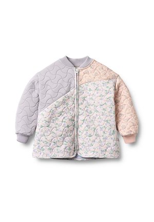 Quiltet børnejakke med pastelgrå og ferskenfarvede ærmer, blomstermønstret front, ribbet krave og manchetter samt lynlås foran.