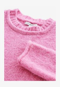Unselected, pink