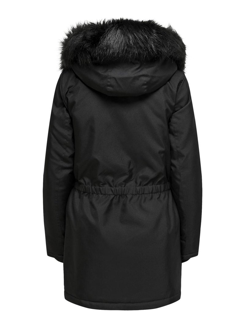 Parka noire avec une capuche doublée de fausse fourrure, taille élastique et texture lisse. Présente une coupe mi-longue sans quincaillerie visible.