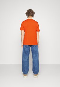 HUGO DERO - T-shirt básica - dark orange