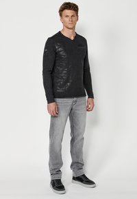 Koroshi Top s dlhým rukávom - black