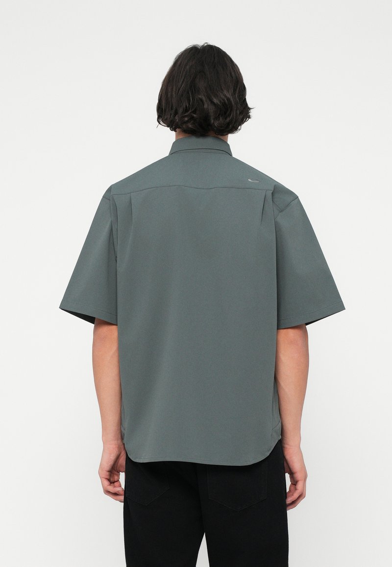Oakley SHIRT - Košile - moss green