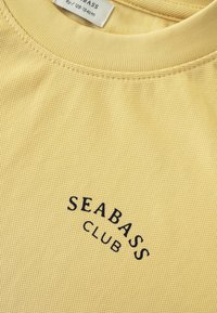 SEABASS LEMON YELLOW - T-shirt basic - light yellow