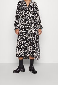 Vero Moda Curve Sukienka koszulowa