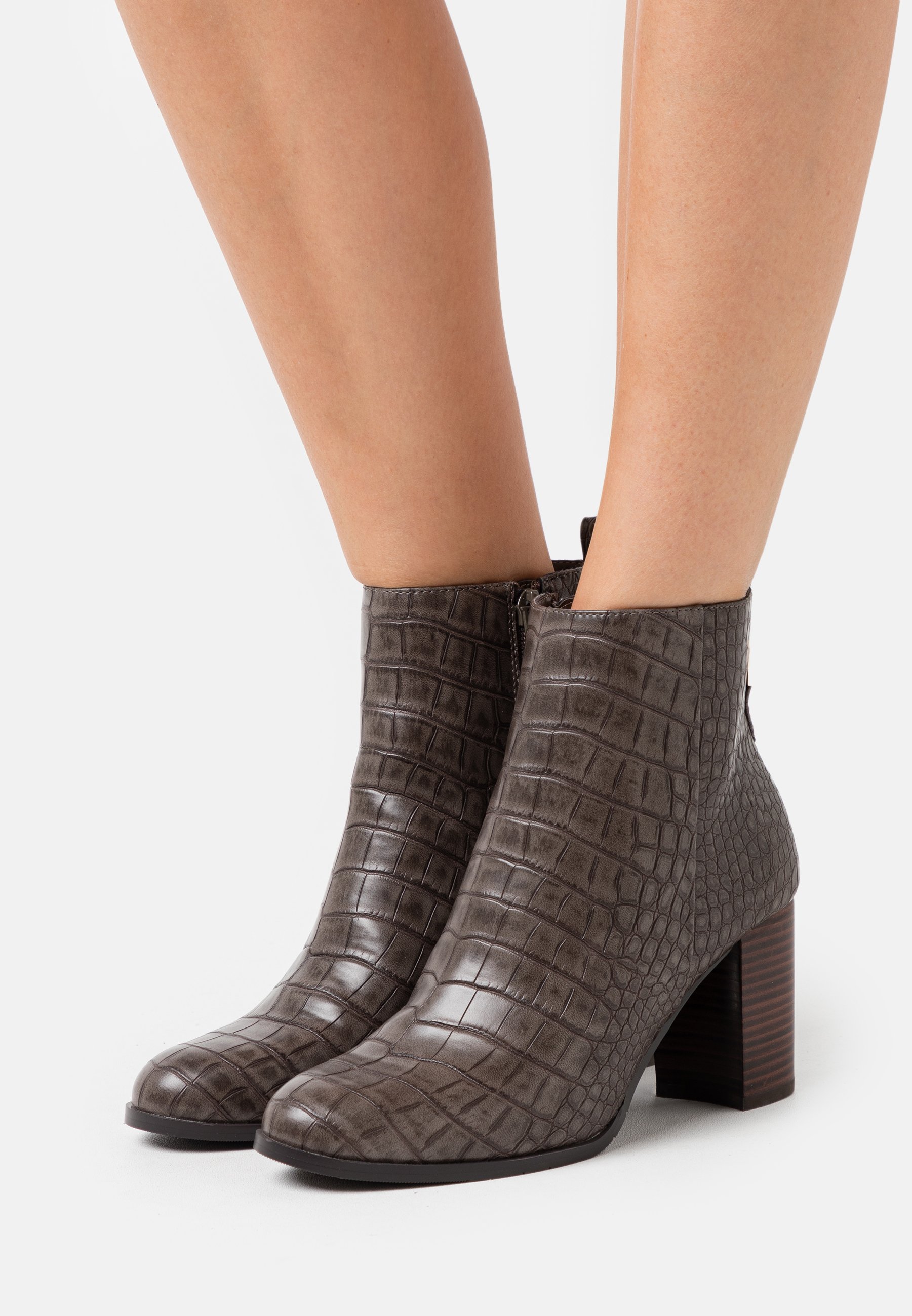 Mexx FEE - Korte laarzen - taupe/Taupe - Zalando.be