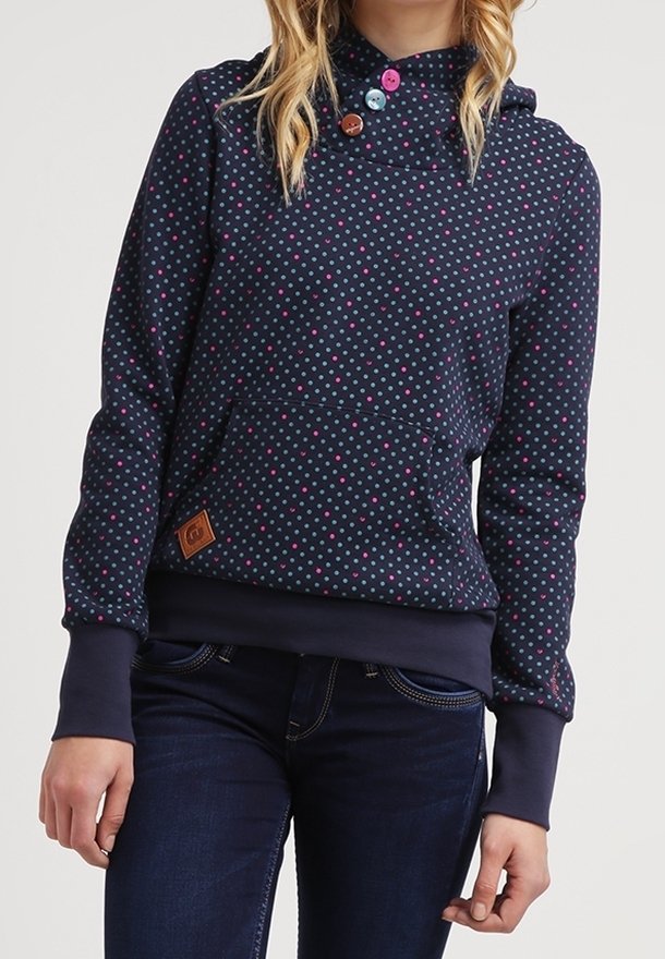 Marinblå huvtröja med polka prickar och flerfärgade knappar, med en marschlapp, gjord av texturerat tyg, med en framficka och ribbade muddar.