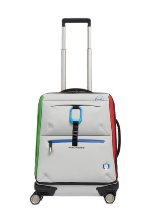 Valigia trolley grigio chiaro con pannelli laterali verdi e rossi, cerniera e manico blu, cinghia nera, quattro ruote e manico telescopico esteso.