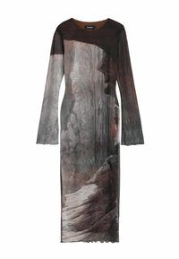 Langarmkleid mit strukturiertem, bedrucktem Design in Grautönen und Braun, das abstrakte Landschaften darstellt. Detail mit gewelltem Saum.