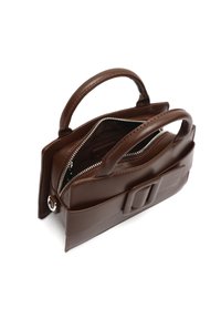 Borsa a mano in pelle marrone con un design strutturato, manici superiori doppi, un compartimento con zip e un dettaglio di chiusura magnetica sulla parte anteriore.