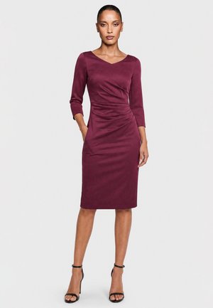 Apart, KURZES SATINKLEID - Shift dress - weinrot