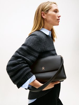 Tommy Hilfiger MODERN SHOULDER BAG - Umhängetasche - black