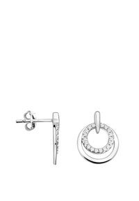 Silver cirkelsörhängen med två staplade ringar, som har en rad klara kristaller längs den yttre kanten och en polerad yta.