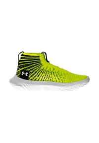Neon gele sportschoenen met een zwart gestreept patroon, gebreide bovenkant, veilige enkelontwerp en een witte rubberen zool.