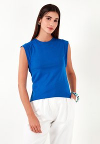 LELA CREW NECK - Paprasti marškinėliai - royal blue
