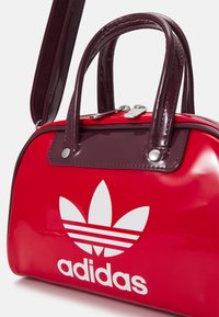 adidas Originals ADICOLOR MINI BOWLING - Rokassoma - better scarlet/white