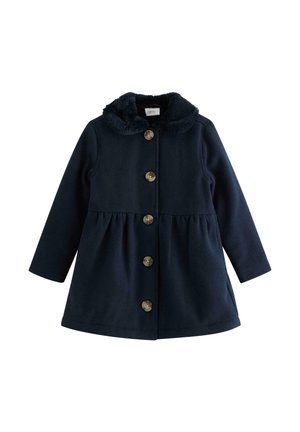 Cappotto bambini blu navy con maniche lunghe, quattro grandi bottoni, vita arricciata e un morbido collo di pelliccia testurizzata.