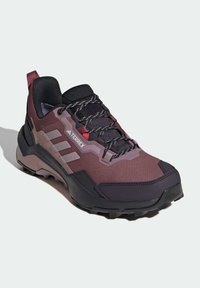Adidas Terrex AX4 GORE-TEX® HIKING - Fjellsko - quiet crimson/preloved fig/warm clay