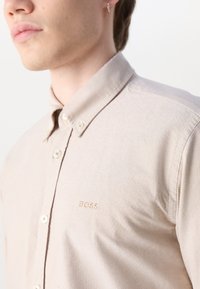 BOSS ROAN - Ing - open beige
