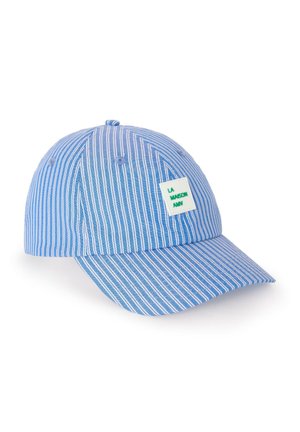 Cappellino da baseball a righe verticali blu e bianche con visiera curva e toppa bianca con scritta verde "LA MAISON AMN".