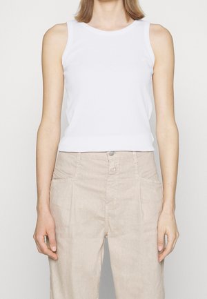 CLOSED Top
