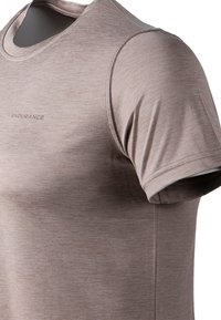 Endurance MAJE - T-shirt till träning - warm taupe