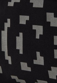 Carhartt WIP TECHNO ALLIANCE STRAP BAG UNISEX - Cross body bag - black/dark grey