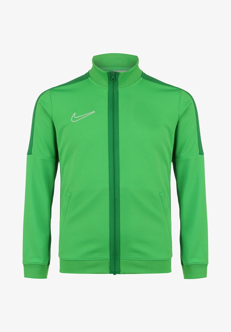 Nike trainingsjack in felgroen. Kenmerken zijn een hoge kraag, volle rits, zijzakken en contrasterende donkergroene zijpanelen.