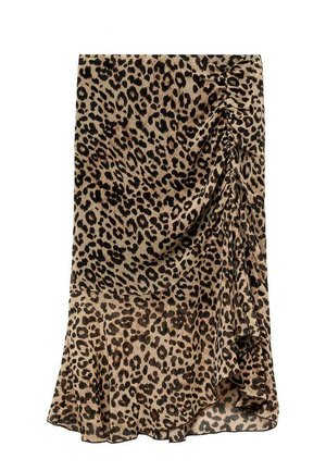 Gonna con stampa leopardata caratterizzata da una base beige con macchie nere, dettagli arricciati ai lati e orlo svasato realizzato in un tessuto morbido.