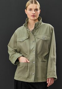 Thumbnail Image 3