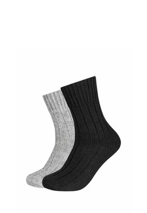 Zwei Paare von gerippten Socken: ein paar in reinem Schwarz, das andere in Hellgrau mit einem subtilen Muster. In mittellanger Wadenhöhe, aus strukturiertem Stoff gefertigt.