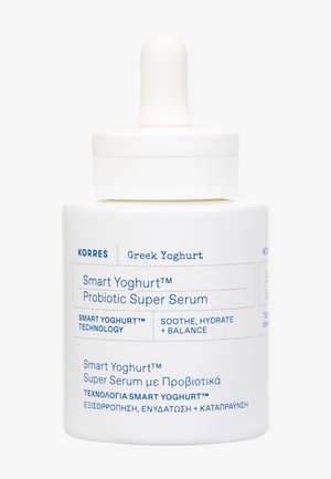 Sérum Probiotique Super Yoghourt™ Korres au Yaourt Grec dans un flacon blanc avec pipette, étiqueté pour apaiser, hydrater et équilibrer la peau.
