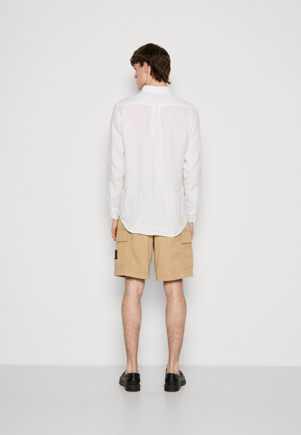 REGULAR FIT