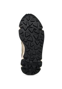 Suola della scarpa con battistrada in gomma nera a forma di triangolo su base beige, progettata per aderenza e durata.