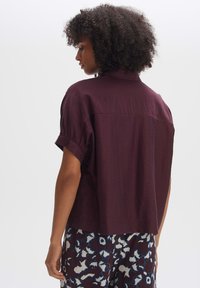 OPUS KURZARM FUJONA - Button-down blouse - amarena