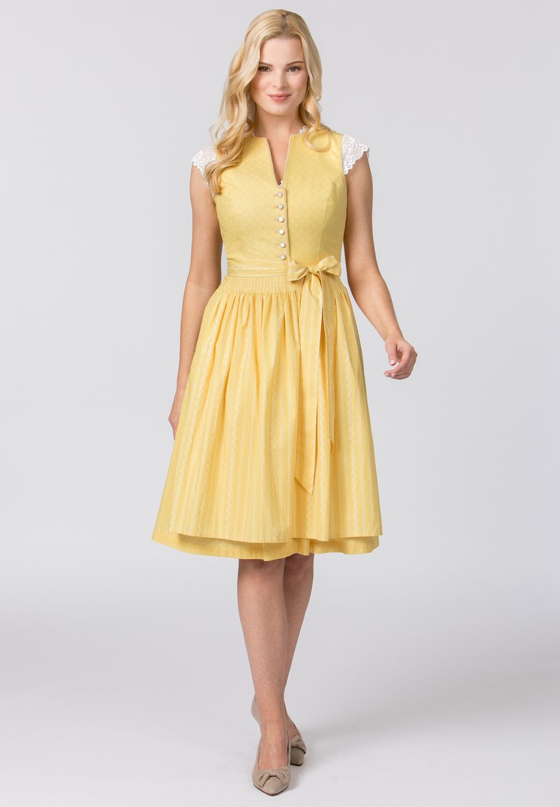 Gelbes Kleid mit tailliertem Oberteil, Knopfverschluss und gebundenem Taillenband. Verfügt über Spitzen-Ärmelsäume und einen knielangen Rock mit vertikalen Mustern.