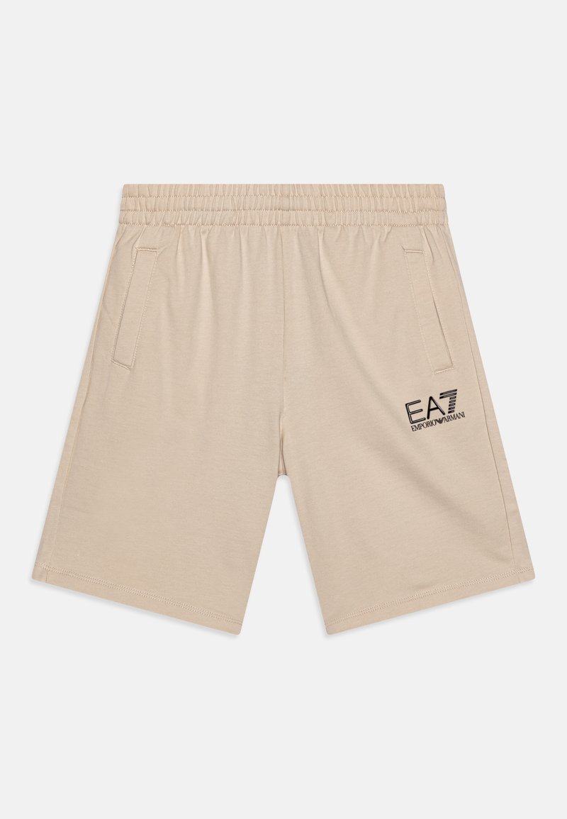 Short beige à taille élastique avec poches latérales et logo noir EA7 Emporio Armani sur la cuisse gauche.