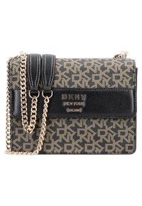 Bolso bandolera DKNY New York con patrón de monograma en beige y negro, tapa de cuero negro y cadena dorada.