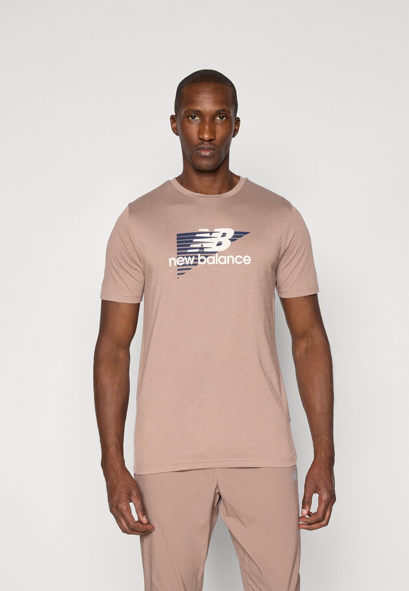 New Balance HEATHERTECH GRAPHIC  - T-skjorte til trening - brown