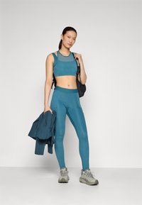 The North Face REFINA DOUBLE LAYER BRA - Športová podprsenka s nízkou podporou - space