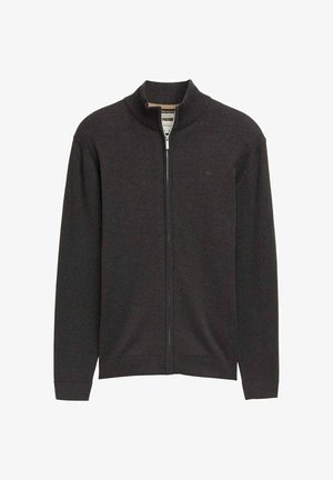 Donkergrijze zip-up cardigan met een hoge kraag. Gemaakt van zacht materiaal, features ribgebreide boorden en zoom, en een subtiele logo op de linkerkant van de borst.