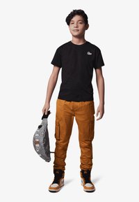 Jordan PATCH TEE - T-shirts - black