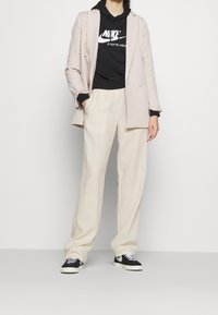 Nike Sportswear Luvtröja - black